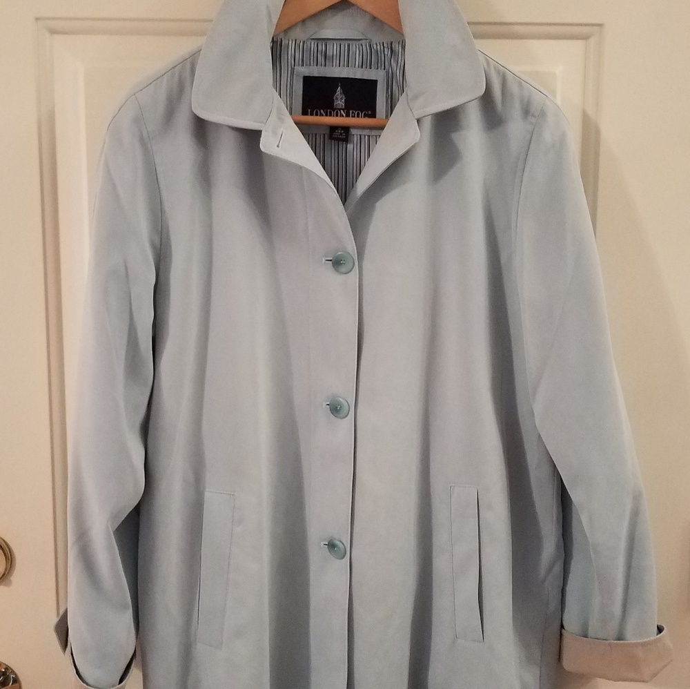 London Fog Ladies medium raincoat